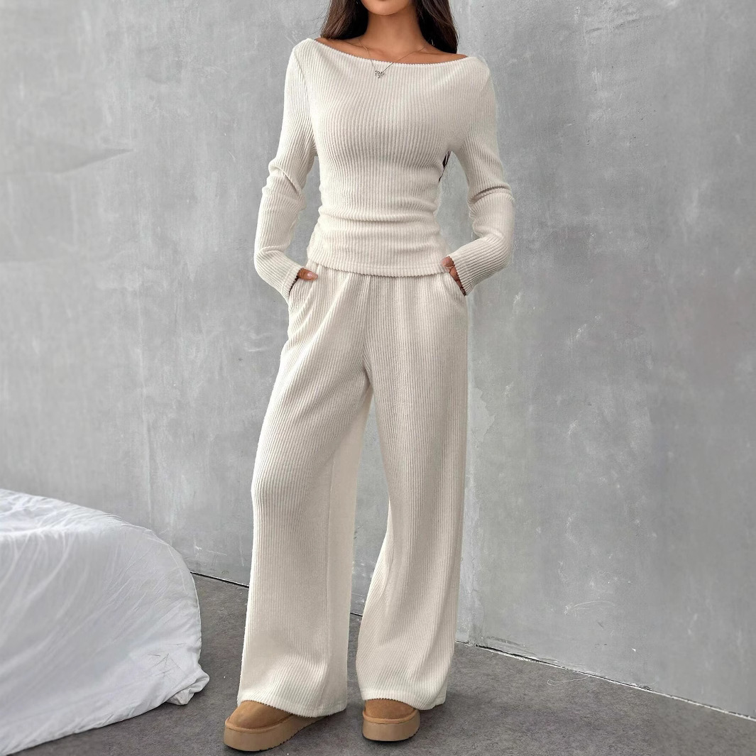 Casual loose suit with long sleeves and straight-leg pants