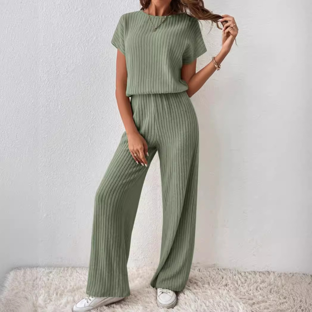 Knitted two-piece suit with wide-leg trousers